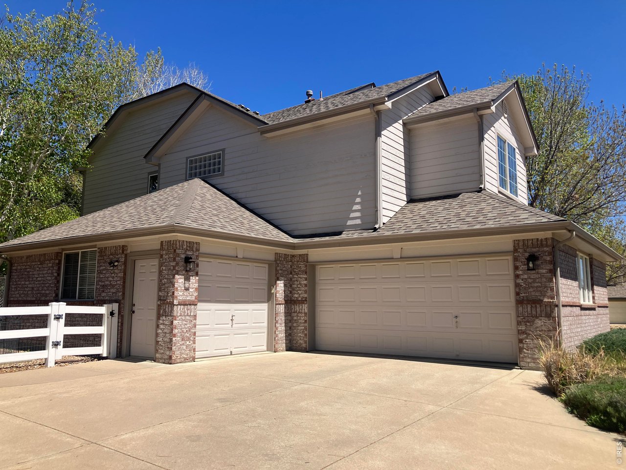 3 Car Garage