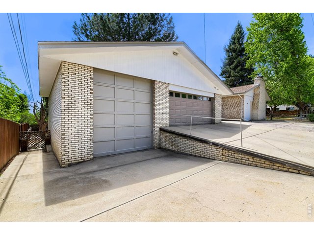 Property Photo 32 RV garage! Interior 34.3x16.7, 12.4 ceiling height