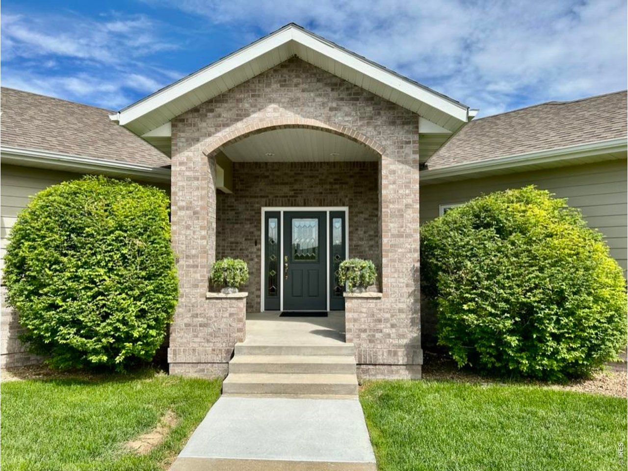 131 Club Road Front Entry