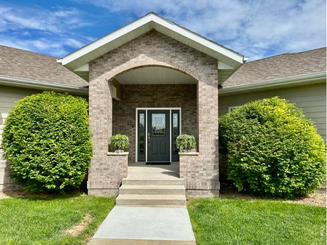 Property Photo 2 131 Club Road Front Entry