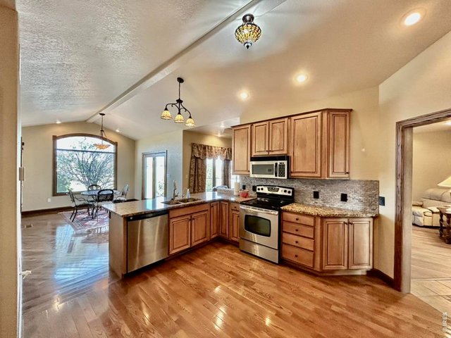 Property Photo 10 Beautiful Open Kitchen