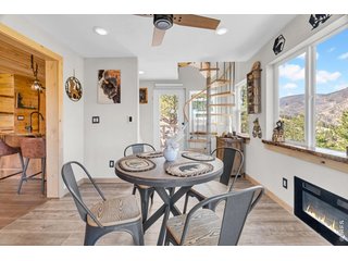 500 Bulwark Ridge Dr Glen Haven, CO 80532