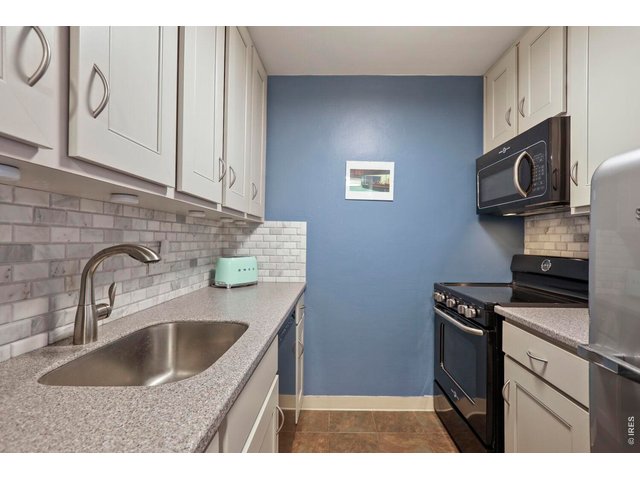 Property Photo 5 Upgraded kitchen with prep space