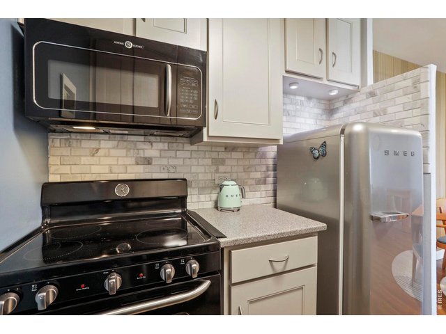 Property Photo 6 Smeg refrigerator