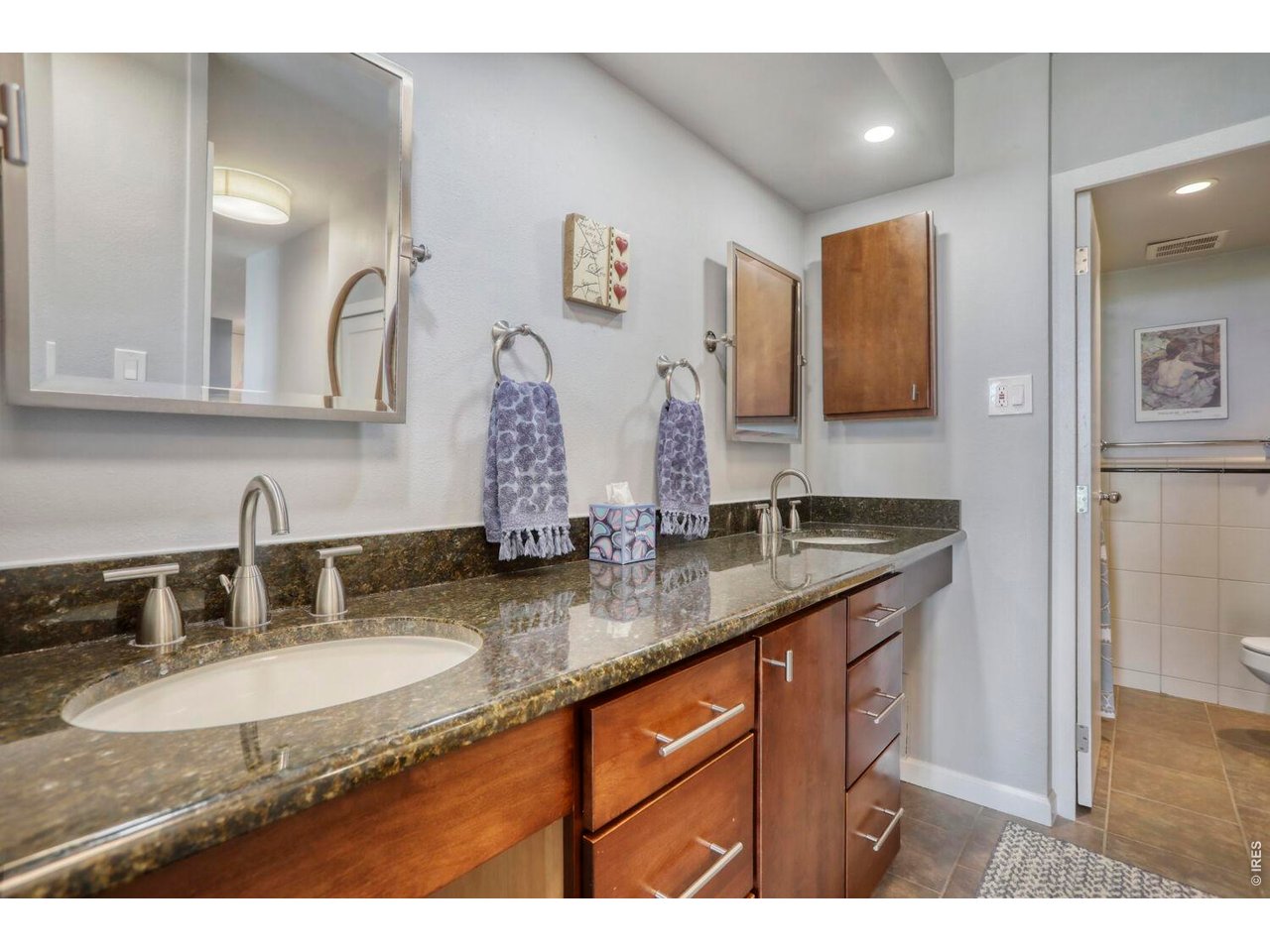 Dual sink vanity