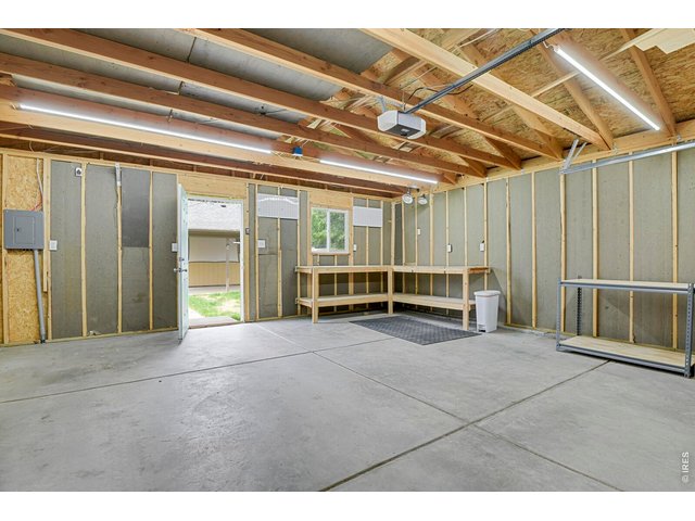 Property Photo 18 Work Benches for every project