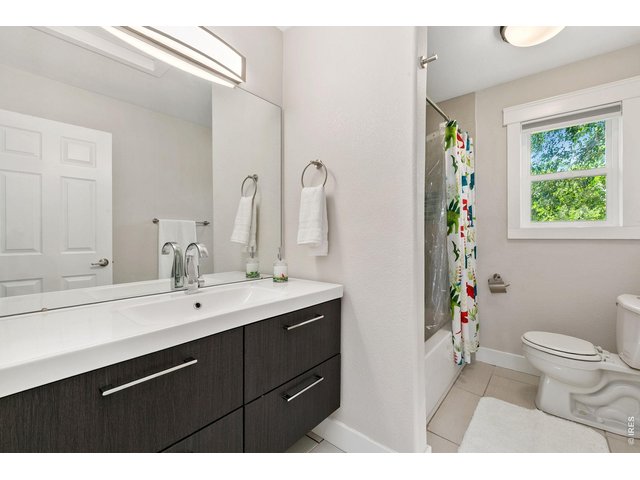 Property Photo 11 Upstairs full bath.