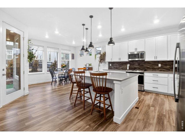 Property Photo 6 Eat breakfast at the island or sit down together in the dining nook