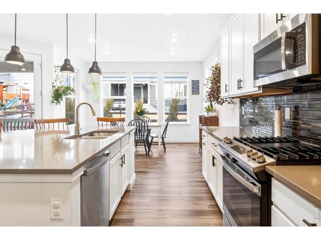 Property Photo 3 Gas range/oven