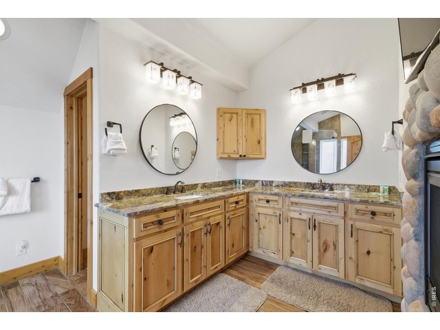 Property Photo 24 Luxury meets mountain cozy