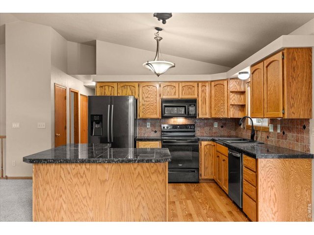 Property Photo 13 Tons of counter space