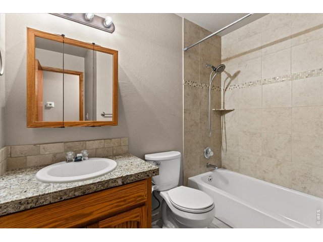 Property Photo 17 Main bath