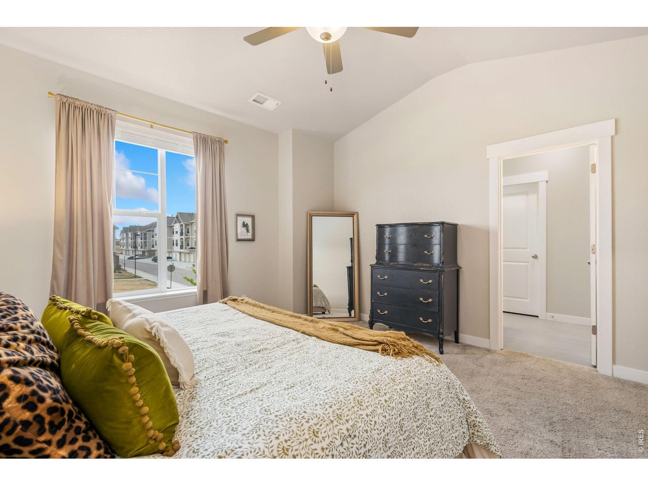 Check out the peek a boo lake view!