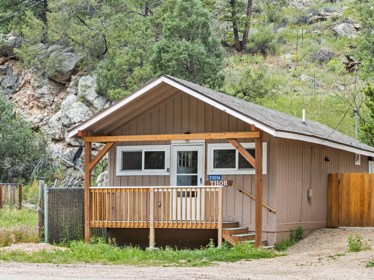 Guest cottage is cute as a bugs ear