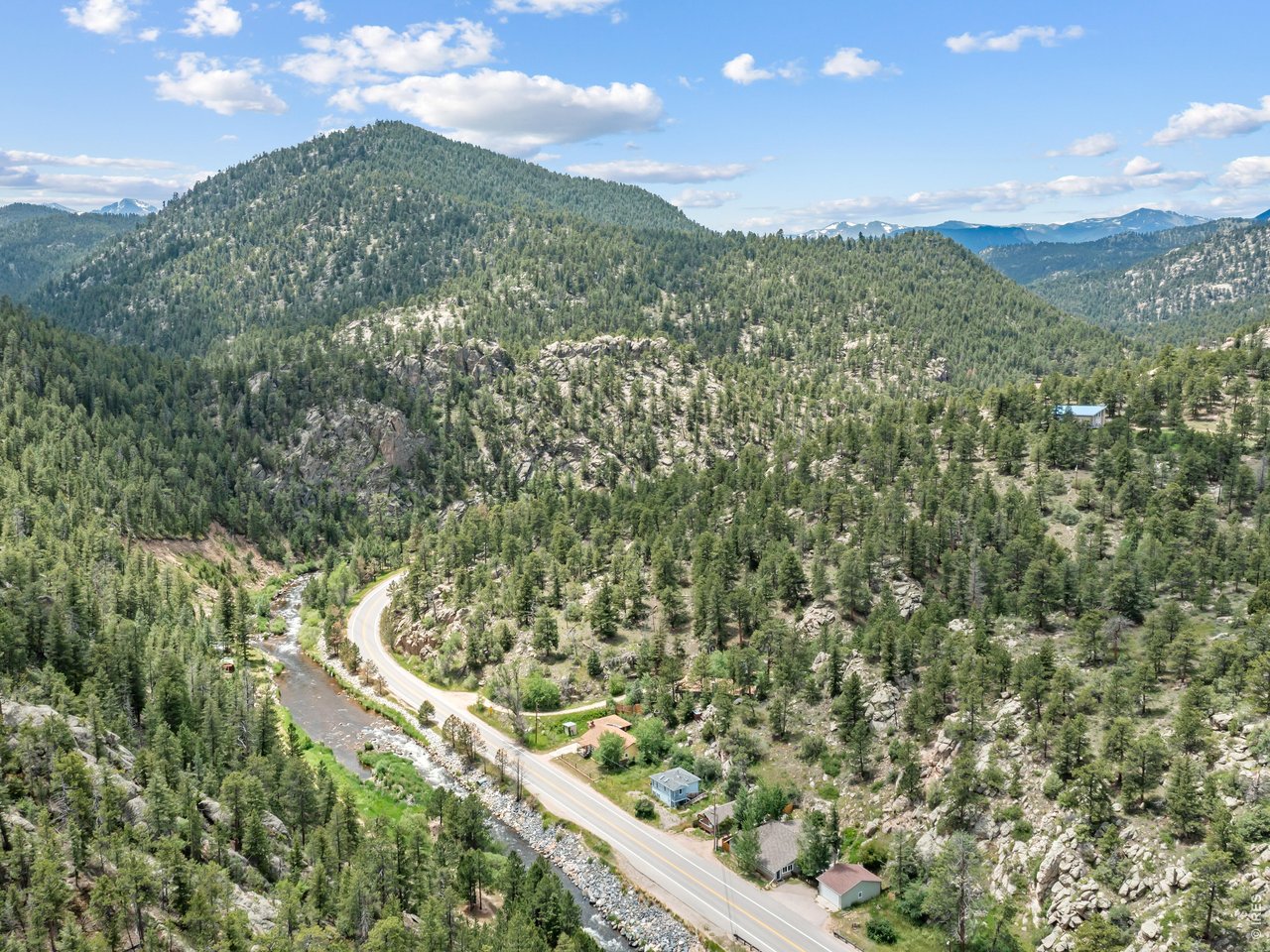 10 minutes from downtown Estes Park