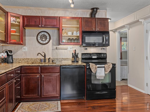 Property Photo 8 Turnkey, includes everything to continue as a successful rental