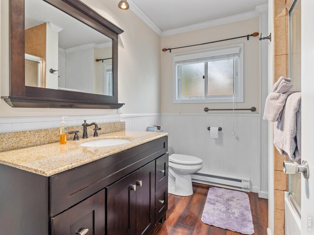 Property Photo 17 Bath 1 of 2 in main cottage