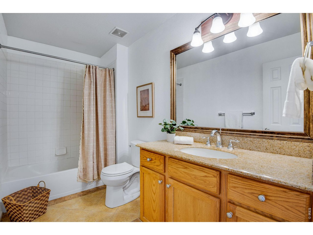 Upper Level full bathroom - Secondary Bathroom. Granite Slab Countertops. 