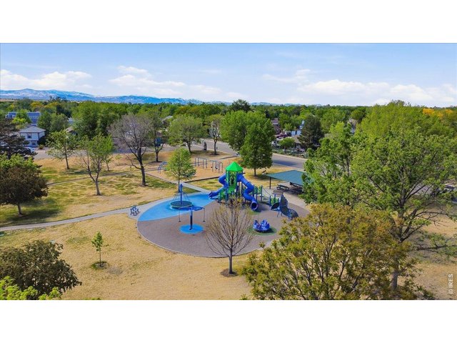 Property Photo 39 Steps away from Windsor Village Park!