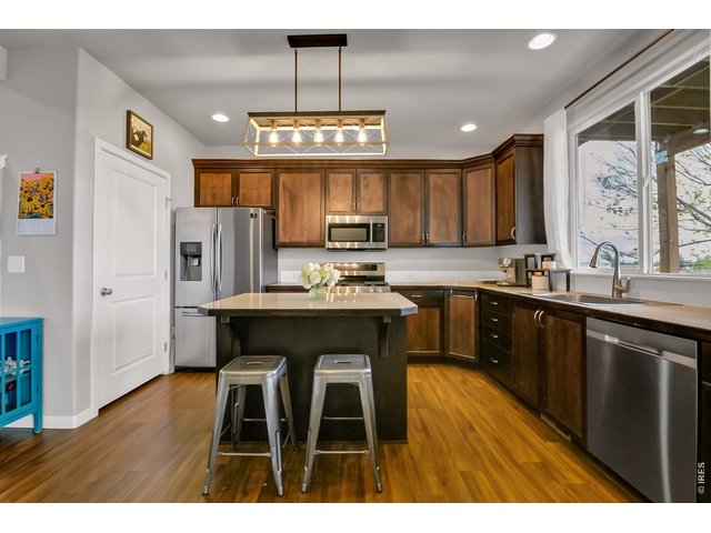 Property Photo 9 Kitchen island and large pantry