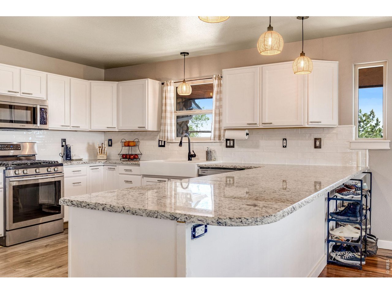 Kitchen - Brand new granite countertops
