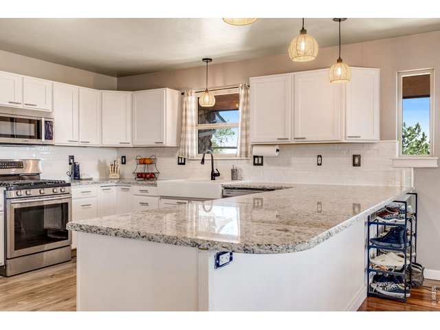 Property Photo 13 Kitchen - Brand new granite countertops