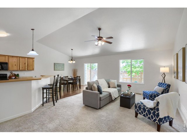 Property Photo 2 Open floor plan