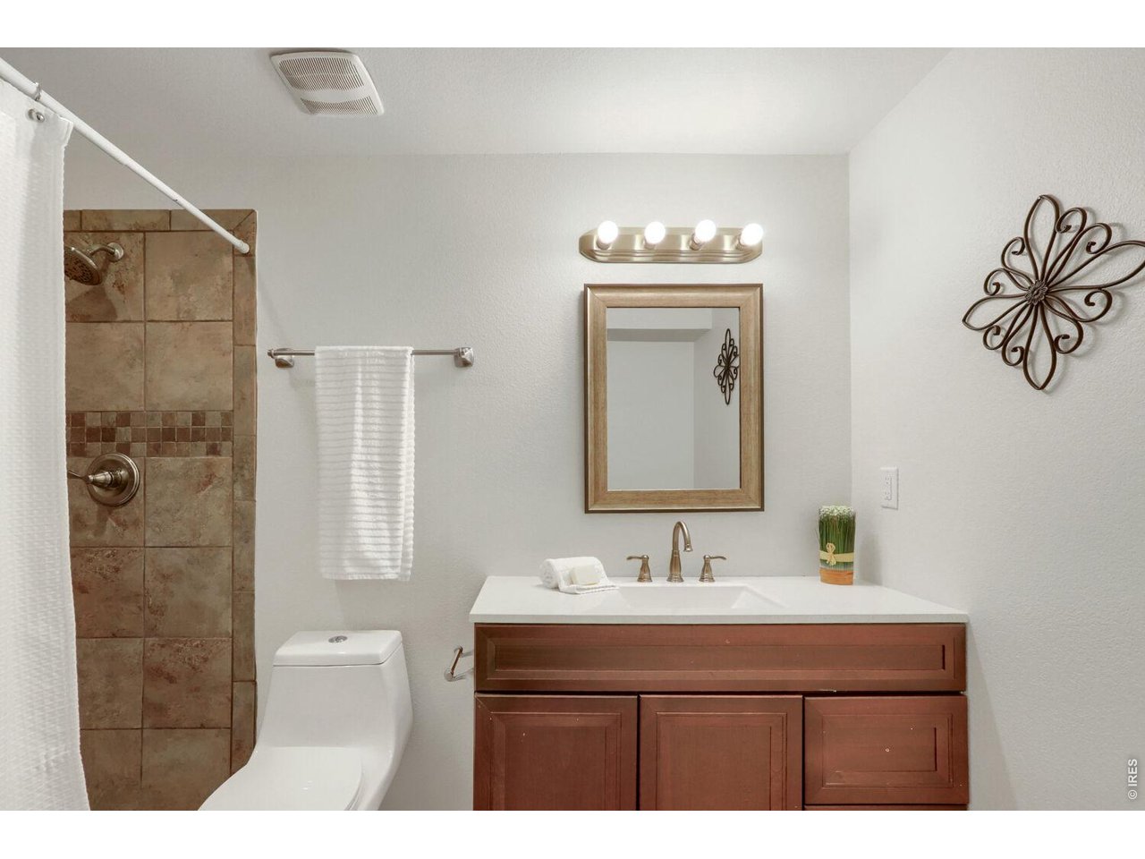 Full bathroom in basement