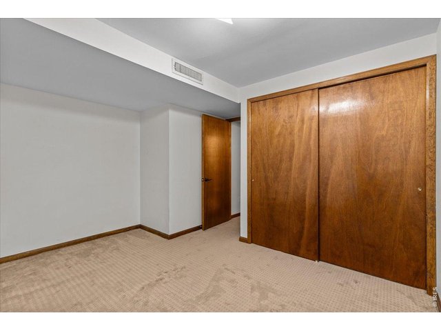 Property Photo 39 Basement bedroom
