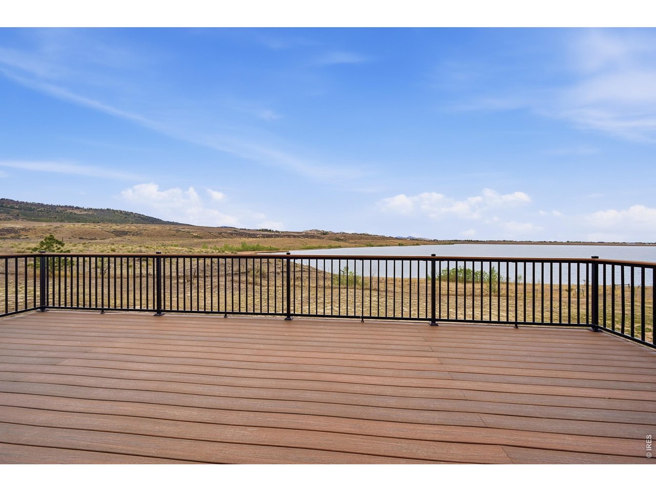 Deck with AMAZING VIEWS of the LAKE