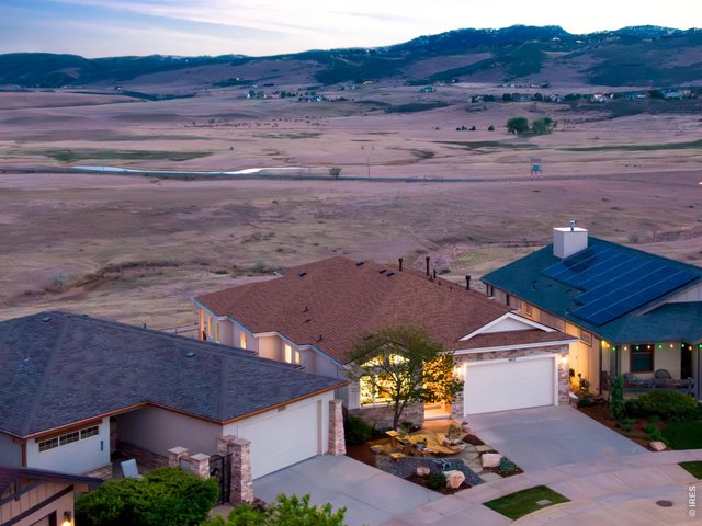 Property Photo 15 Easy luxury living, with a Xeriscaped front yard and drip lines! Insulated and Finished 2 car garage! 50 amp for EV in garage. 
