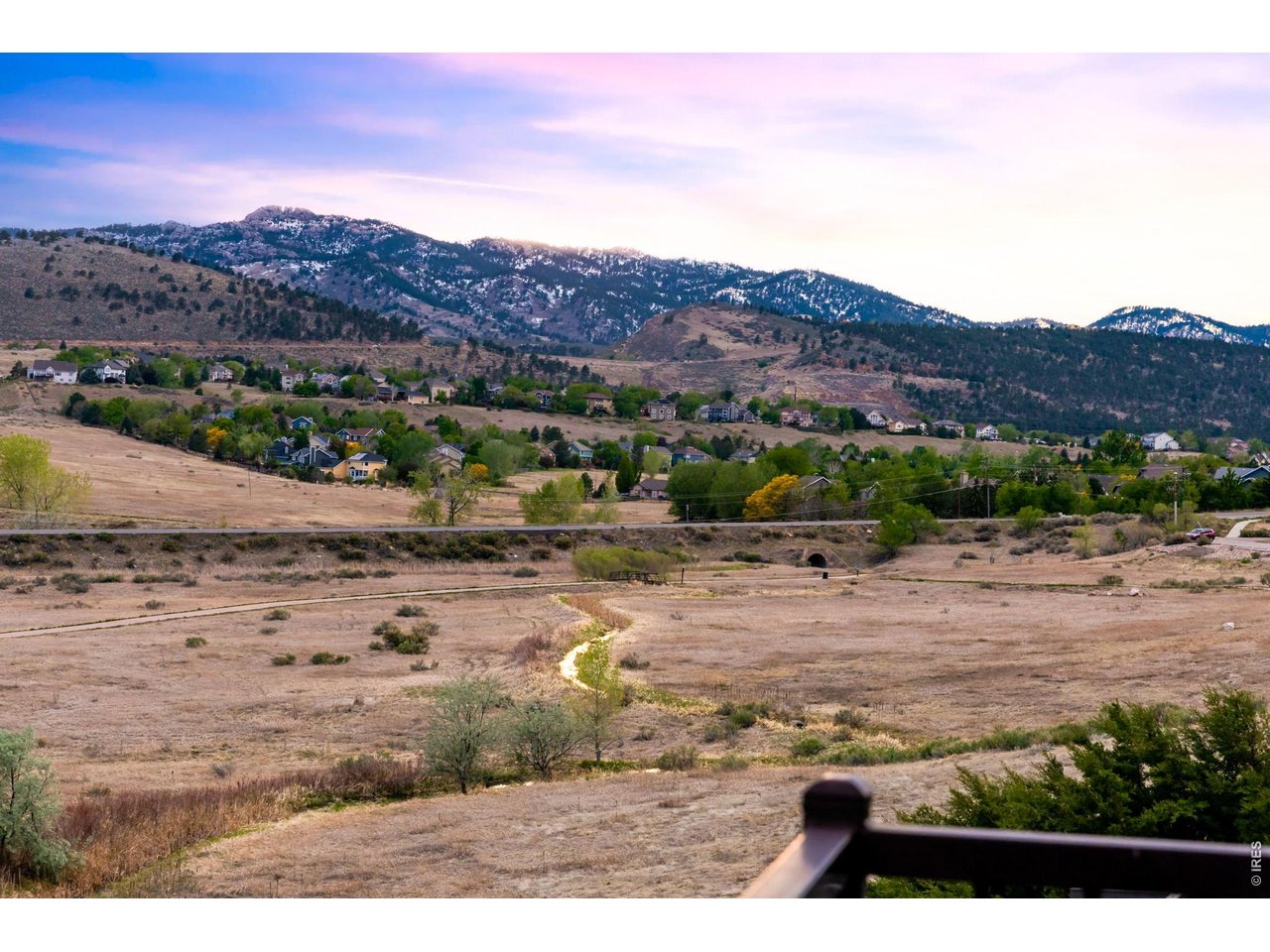 Horsetooth Rock and the Cathy Fromme Prairie - Breathtaking Foothll Rocky Mountain views right off the Deck!!! It just doesn't get any better than this, Hunting for a view? This is the paradise. 