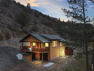 1002 Streamside Dr Glen Haven, CO 80532