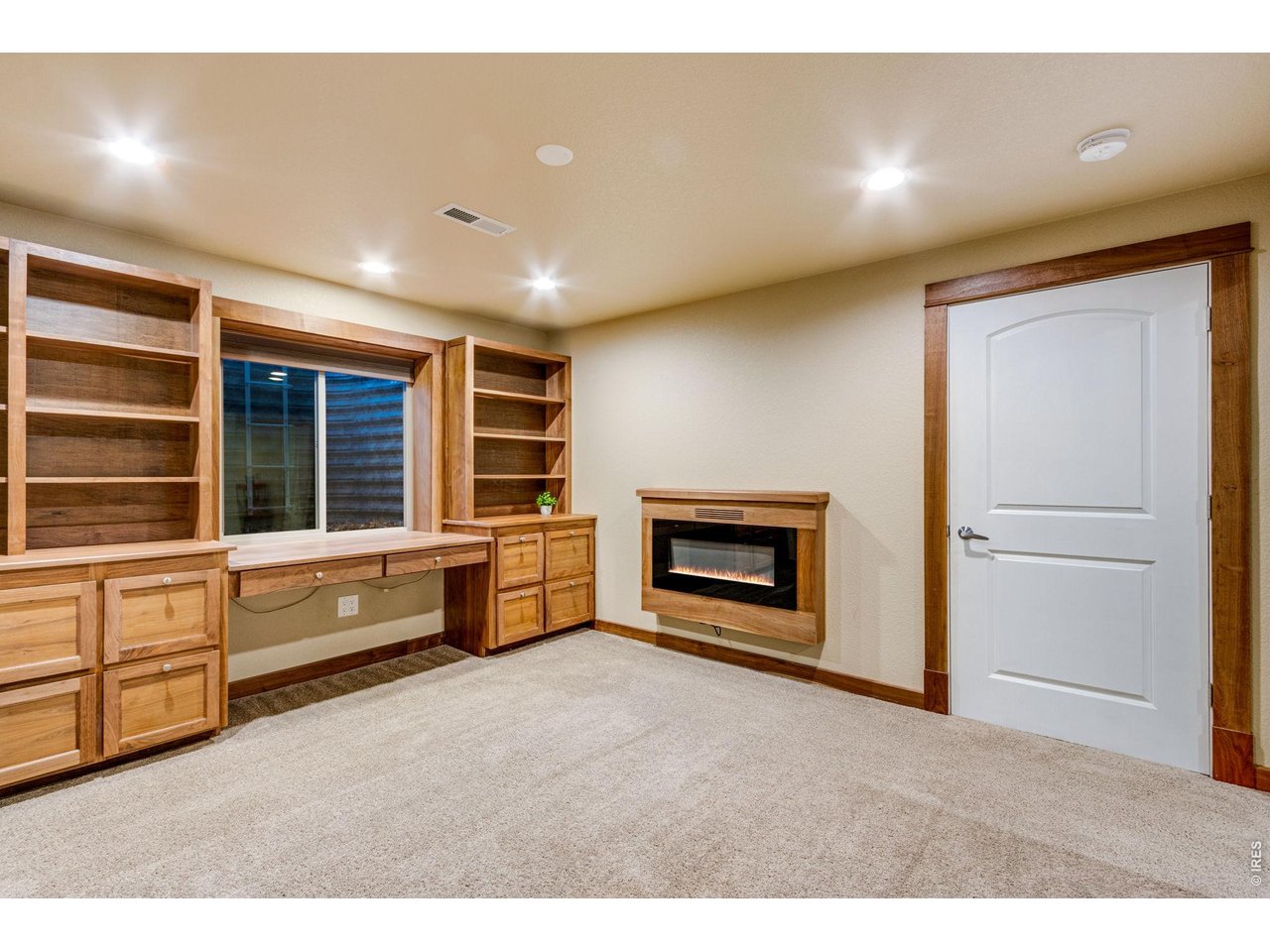 Spacious bedroom #4
