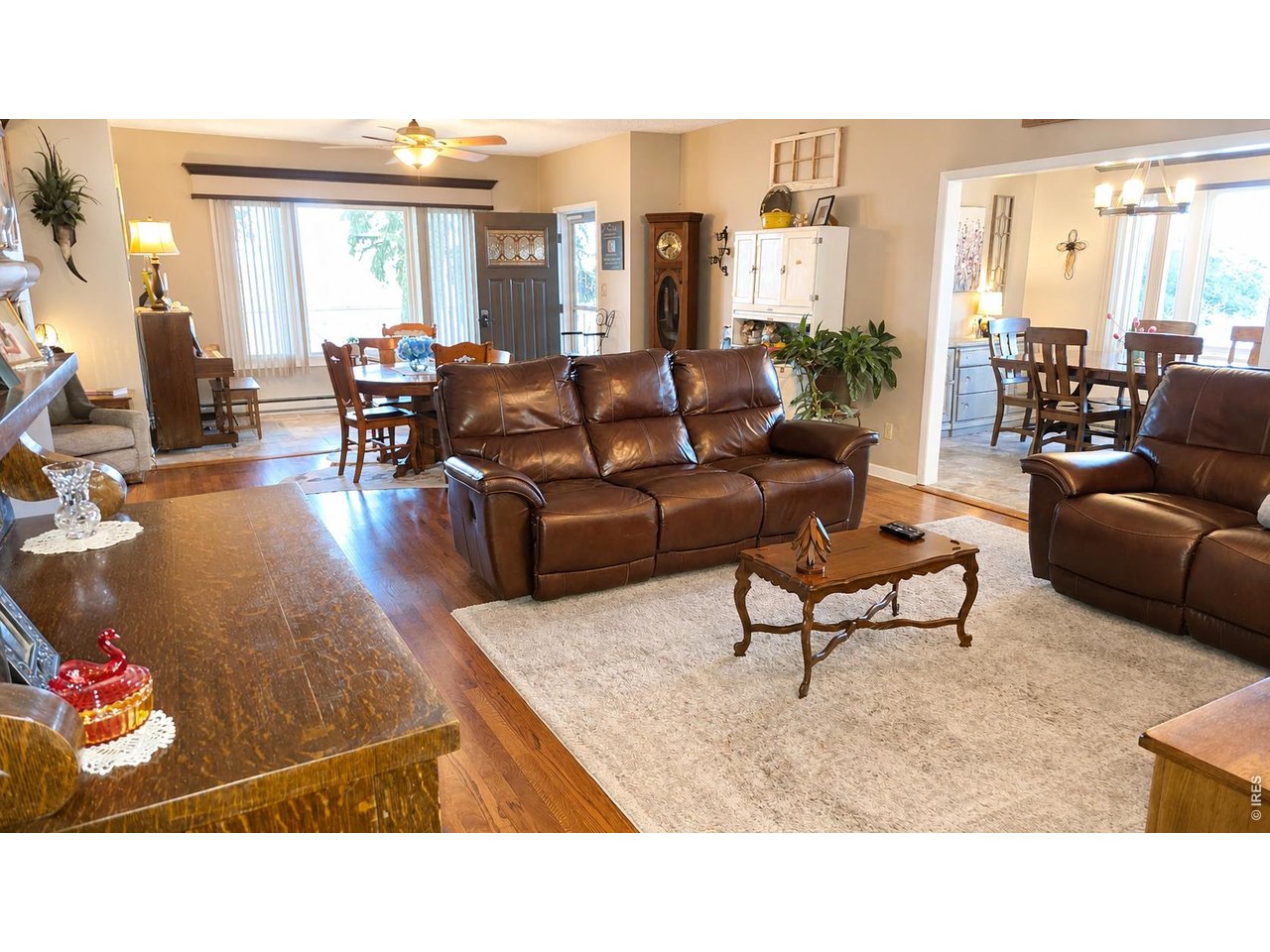 Open livingroom!