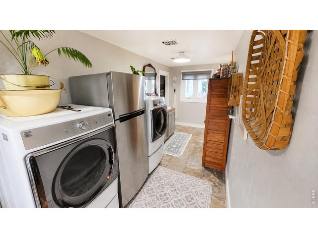 Property Photo 18 Laundry