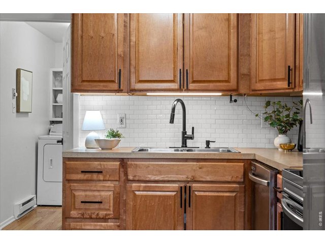 Property Photo 11 Great finishes in the kitchen