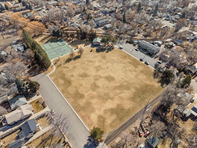 Property Photo 47 Easy access to Sunnyside Park's pickleball courts