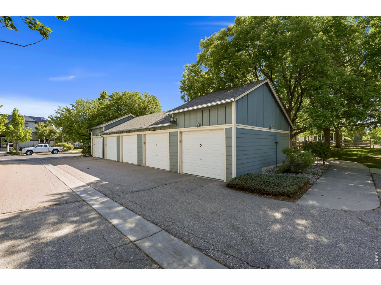 Detached garage.