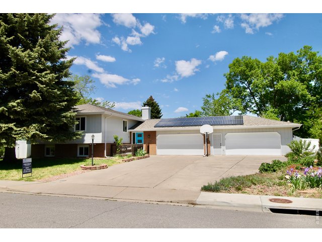 Property Photo 1 Oversized Four Car Garage