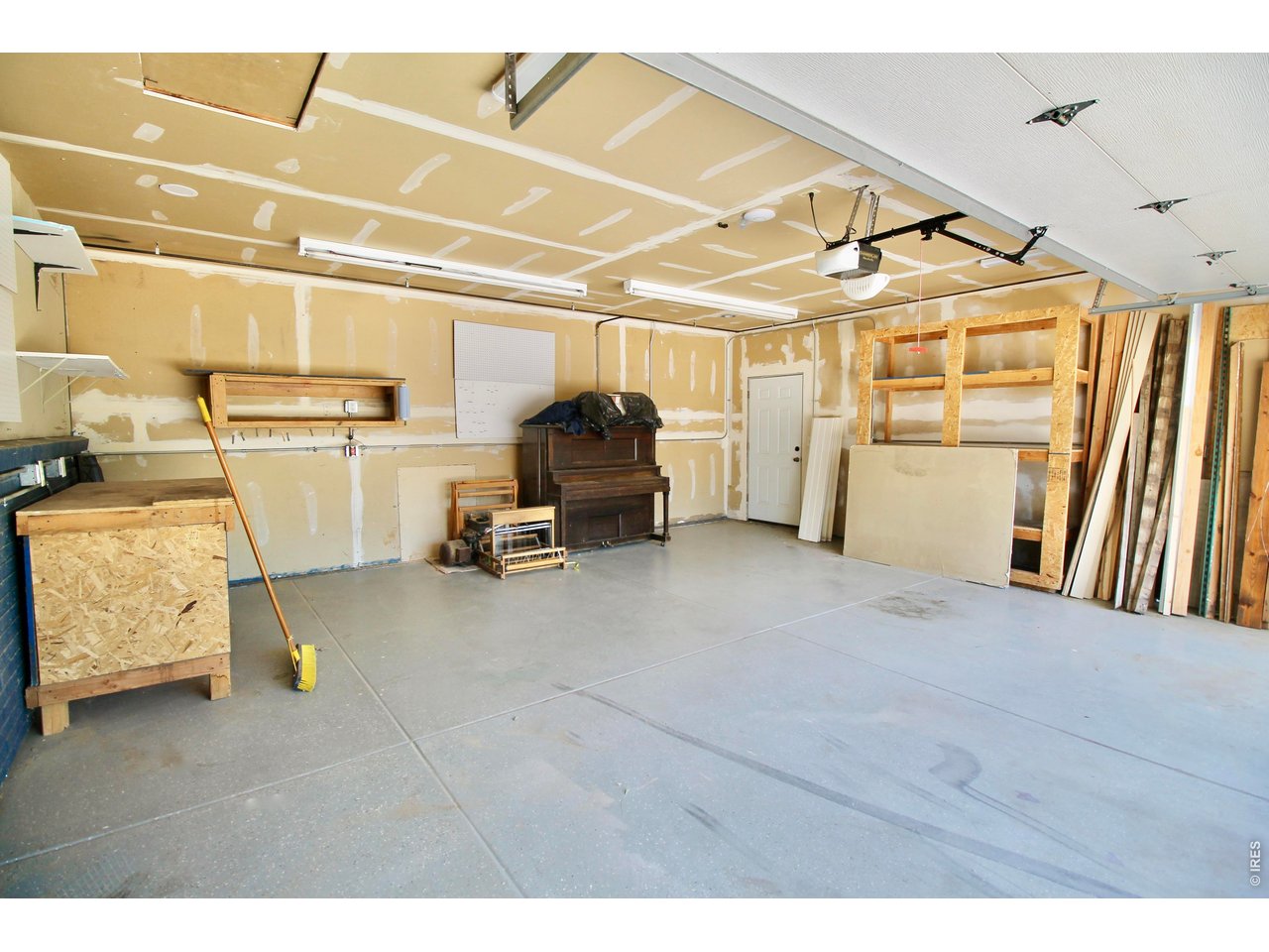 Garage 2