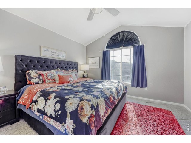 Property Photo 13 Big bedroom with space for king size bed & dressers, walk-in closet.
