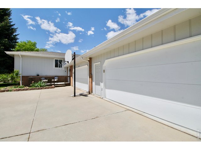 Property Photo 3 Four Car Garage
