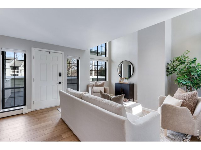 Property Photo 4 Soft neutral paint colors & Gorgeous New low-maintenance Luxury Vinyl Plank flooring throughout! Dynamite layout & use of space.