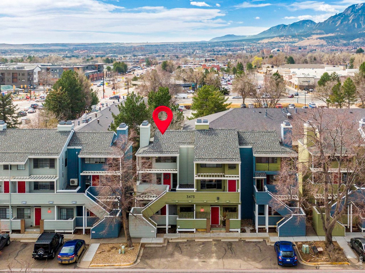 Central Boulder location provides easy access to trails, parks, all kinds of amenities!