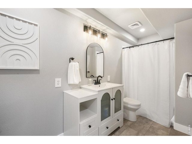 Property Photo 33 Newly finished 3/4 bath in basement