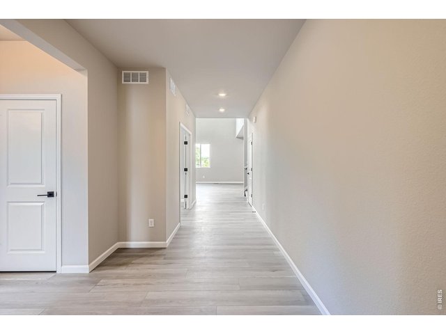 Property Photo 5 Foyer