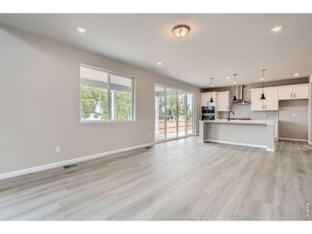 Property Photo 10 Functional open floor plan