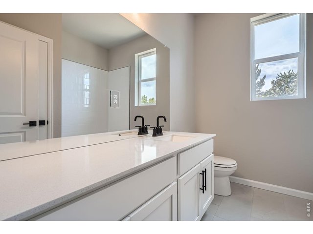 Property Photo 36 Shared full bathroom
