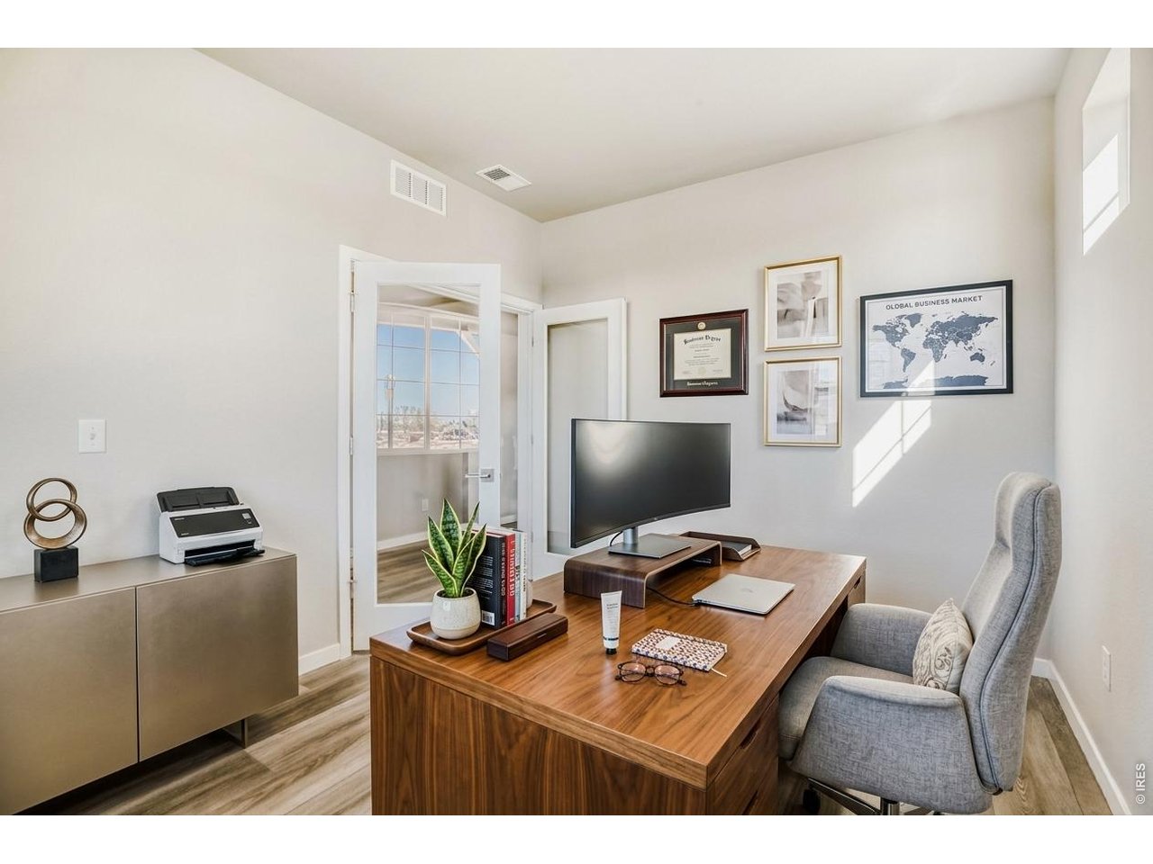 Main level office